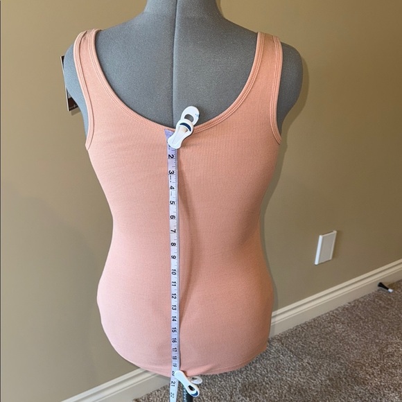 Denver Hayes Peach Fitted Ribbed Sleeveless Tank Top - Picture 4 of 8